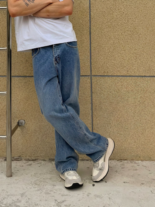 Classic Semi-wide Jeans